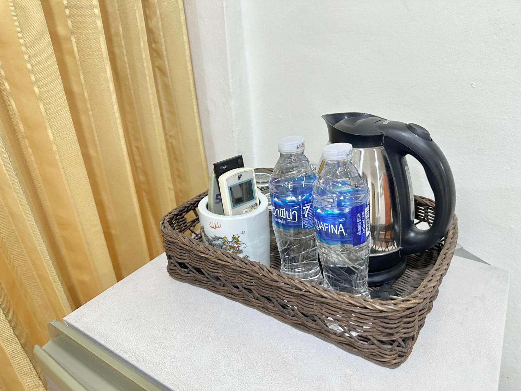 OYO 432 Longzhu Guesthouse Bangkok Ngoại thất bức ảnh