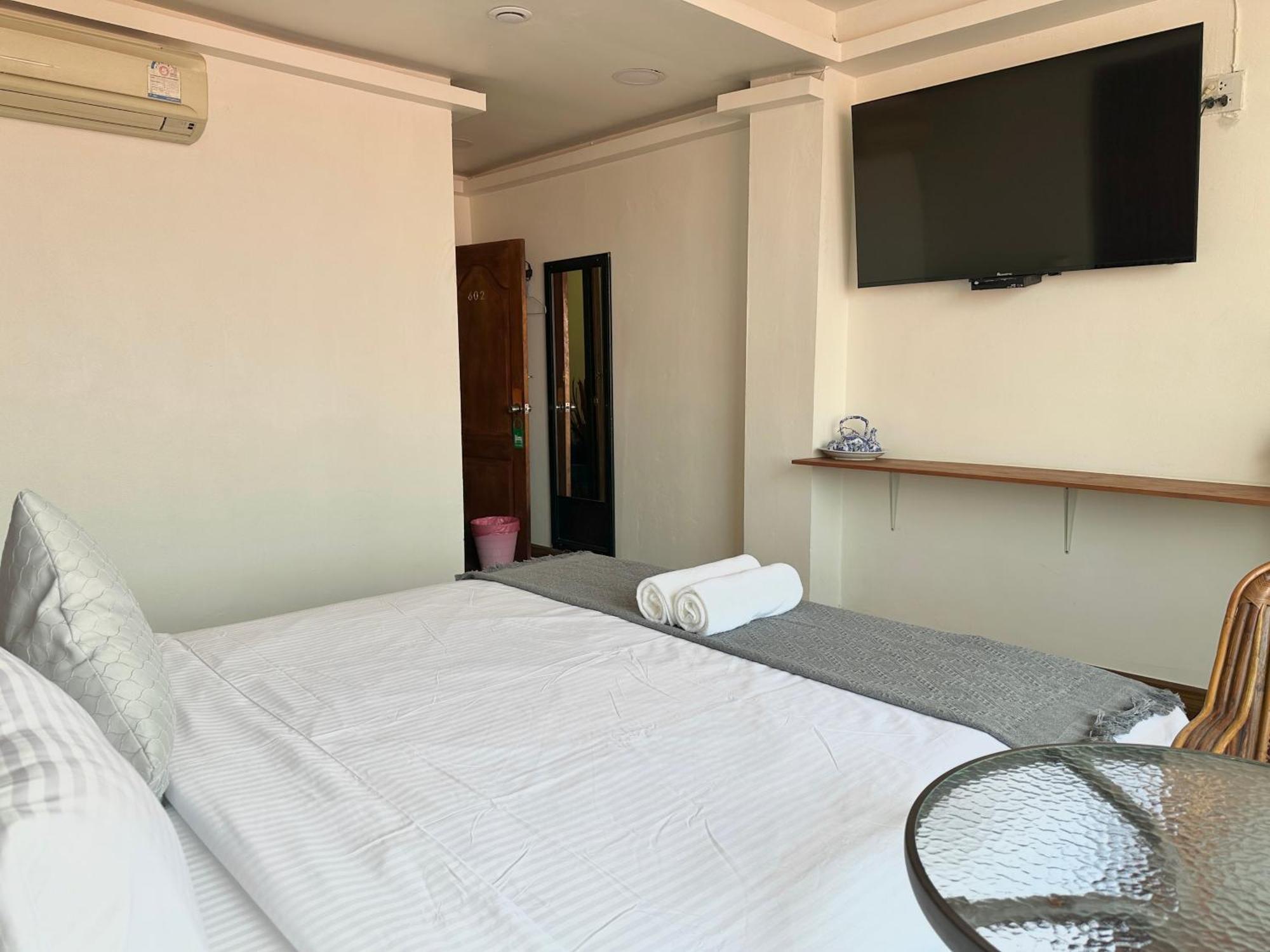 OYO 432 Longzhu Guesthouse Bangkok Ngoại thất bức ảnh