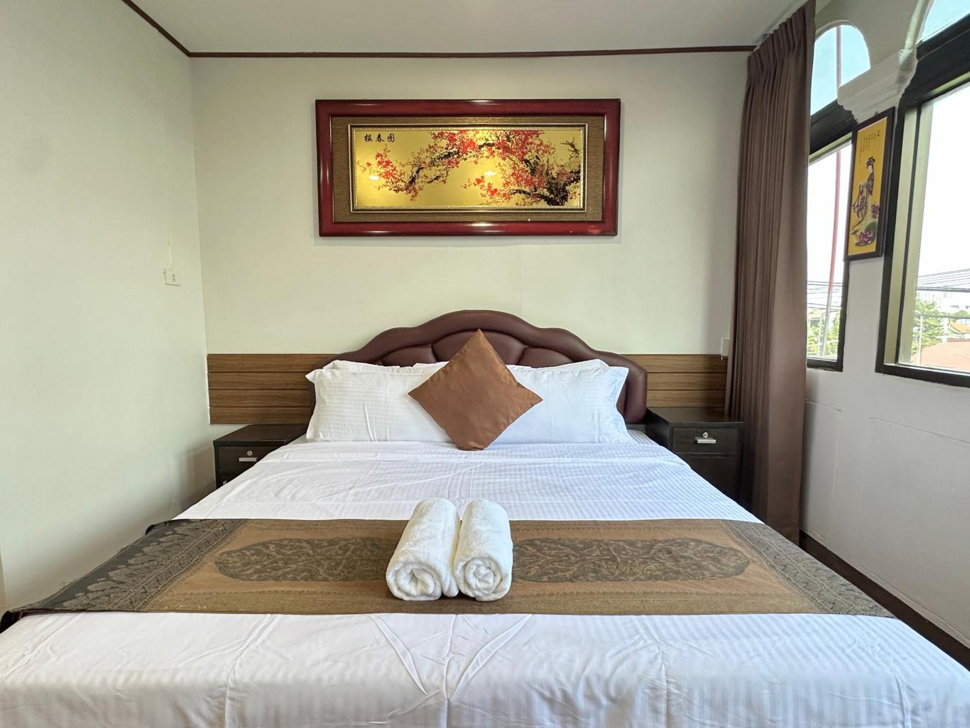 OYO 432 Longzhu Guesthouse Bangkok Ngoại thất bức ảnh
